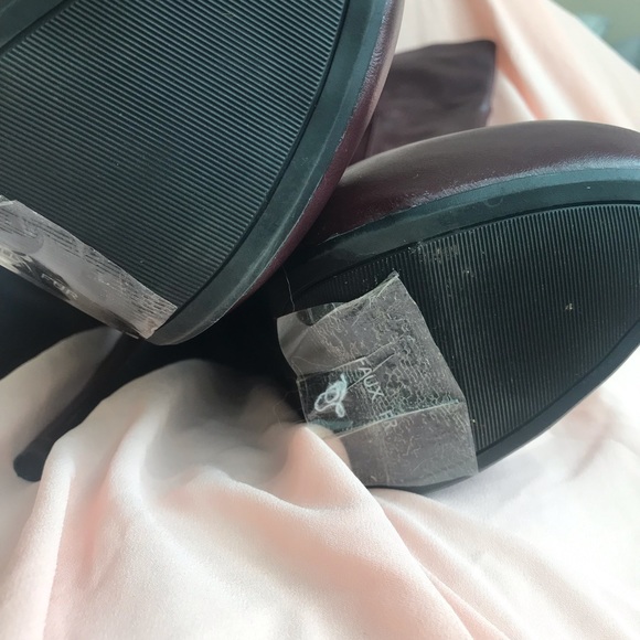 Boots - Picture 3 of 8